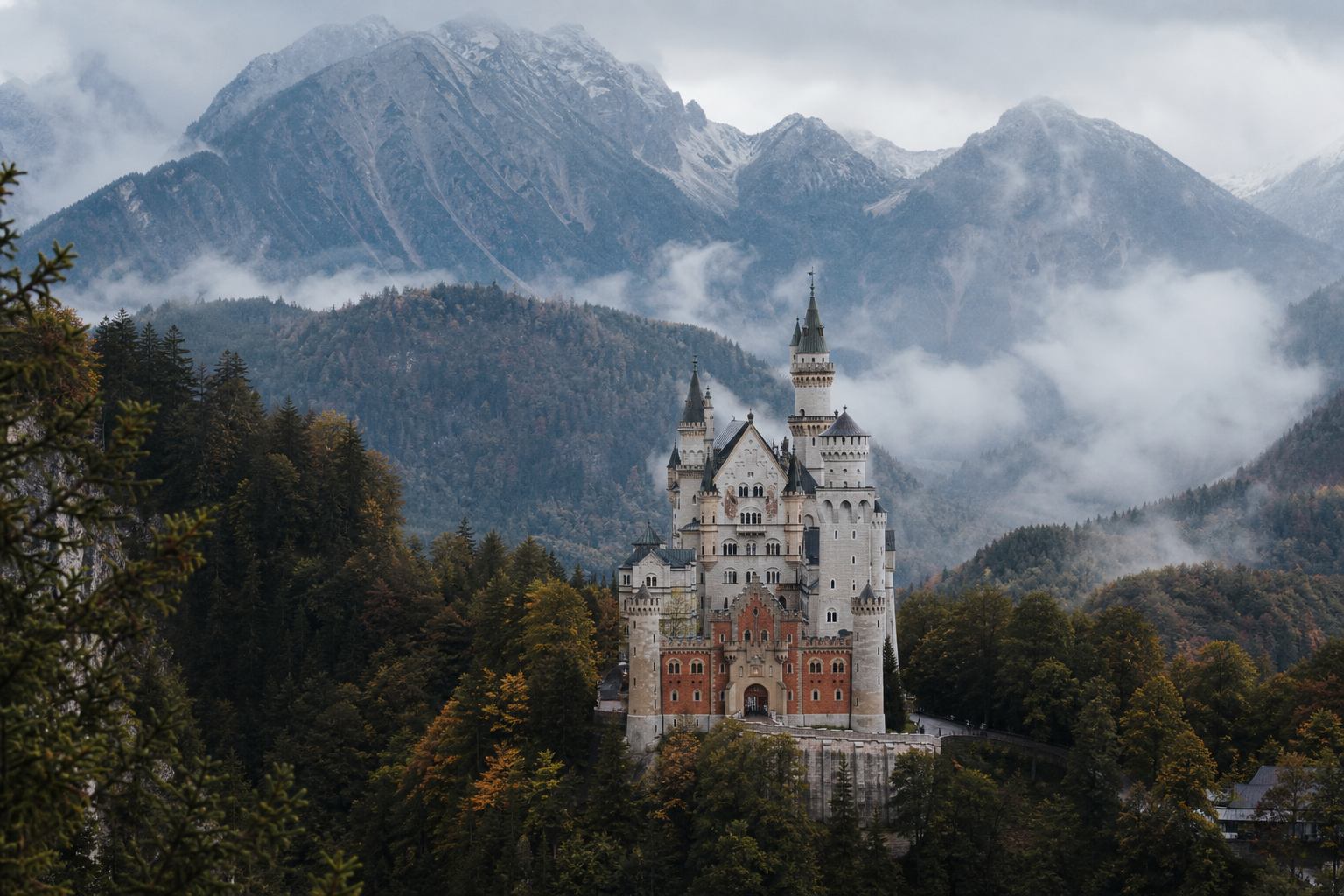 Schloss Neuschwanstein in den Bayerischen Alpen